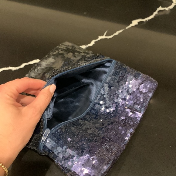 Club Monaco blue sequined clutch - Picture 2 of 4